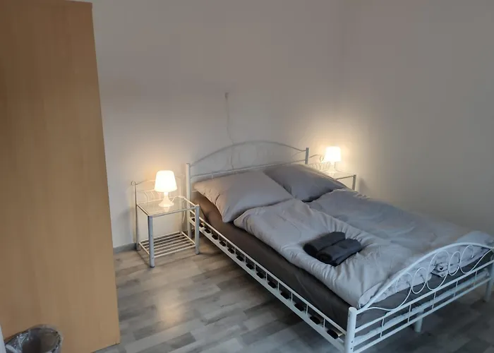 Schoenes Einfaches Zentrales In Quarto em Acomodações Particulares *